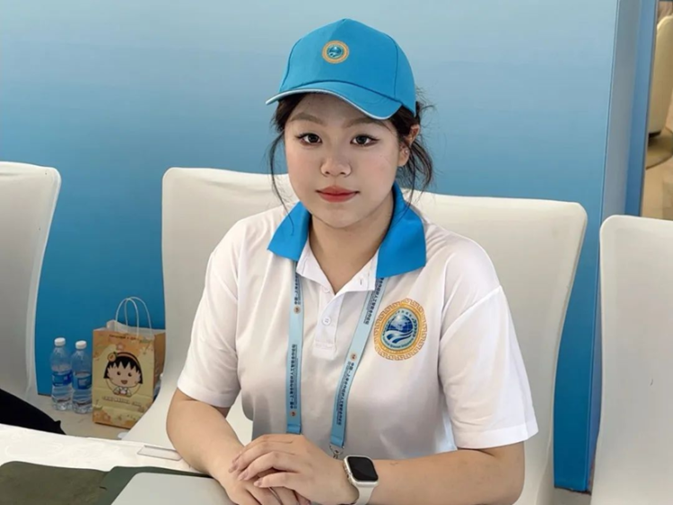 天津師范大學青年志愿者為上合作組織人工智能合作論壇提供高效服務_fororder_wps_doc_4