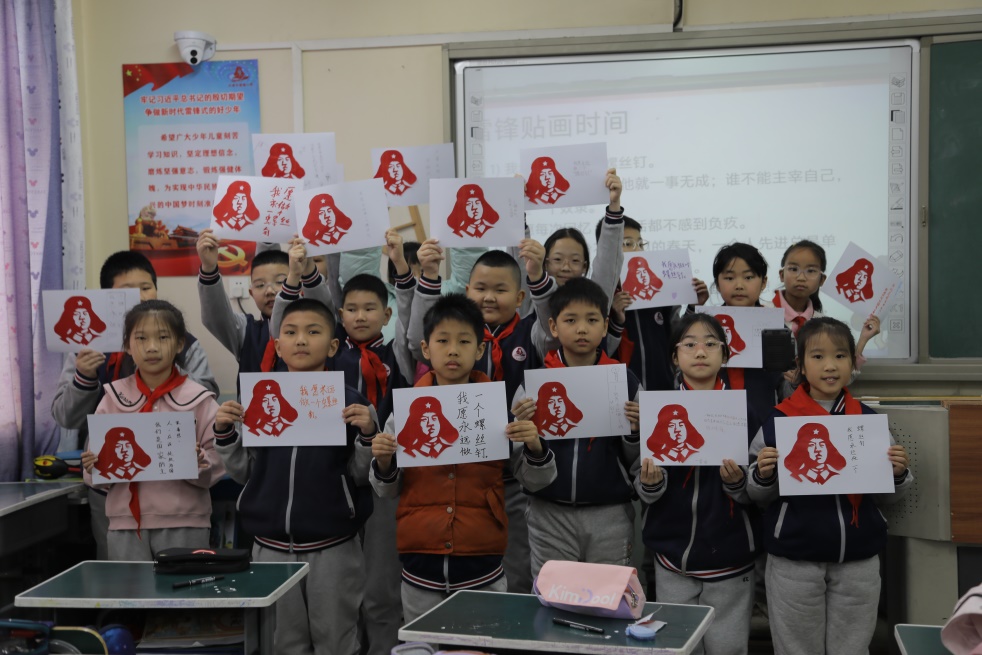 一群人在房間里AI 生成的內容可能不正確。 一群人在房間里AI 生成的內容可能不正確。